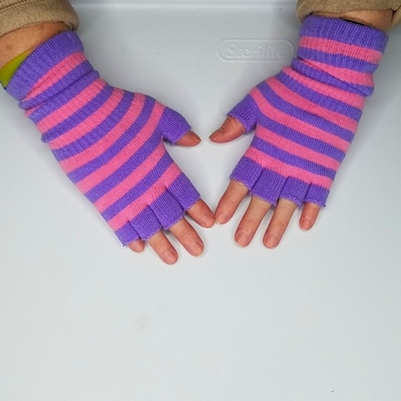 Fingerless Gloves Women Girly Girl Pink Purple Stripe Texting Smoking Fashion - Picture 4 of 4